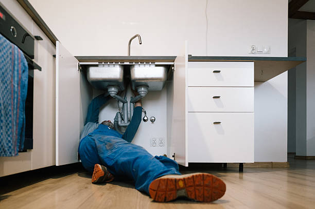 Professional Leak Detection technician working in Blue Bell, PA